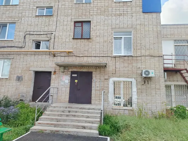 Нежилое  помещение,  находящееся  в казне городского округа город Кумертау Республики Башкортостан, расположенное по адресу: Республика Башкортостан,  город Кумертау, ул. Гафури, д. 10, помещение 4,   с кадастровым номером 02:60:010126:264.