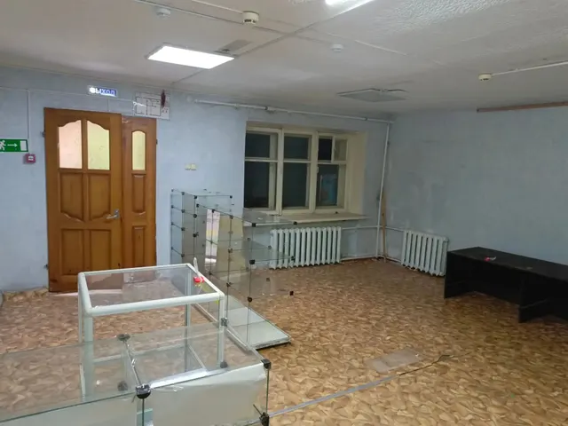Лот № 1 Объект аренды, площадь 46,60 кв.м., номер помещения на поэтажном плане: 1 этаж, помещения № 9-11, адрес (местонахождение) объекта: Российская Федерация, Оренбургская область, г.о. город Орск, г. Орск, ул. Перегонная, д. 6, кв. 2