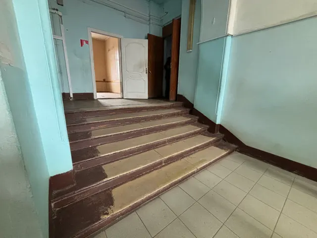 Имущество, находящееся в собственности Ярославской области, расположенное по адресу: Ярославская область, г. Ярославль, Московский проспект, д. 43/10, с земельным участком