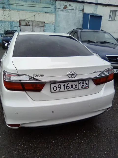Автомобиль марки  Toyota Camry, цвет белый перламутр, 2015 год выпуска, гос.знак О916АХ186, VIN XW7BF4FK80S108824 ТС имеет ограничения ФССП на регистрационные действия (ключи и документы отсутствуют, техническое состояние не проверялось, пробег не известен). Имущество продается в том виде, в каком оно есть, в случае продажи возврату/обмену не подлежит. За скрытые дефекты имущества Продавец ответственности не несет.