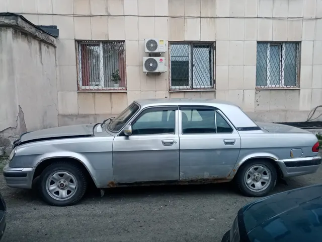 Автомобиль ГАЗ 31105, год выпуска 2006, цвет серебристый, идентификационный номер (VIN) Х9631105071369120, государственный регистрационный номер E967PM96.