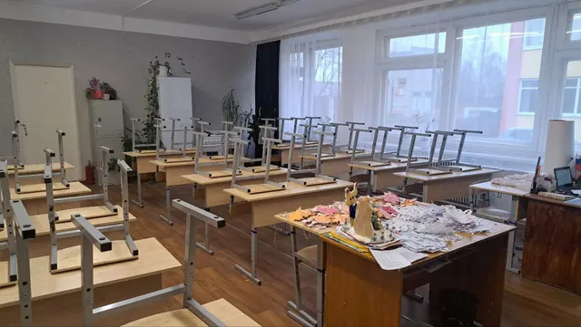 Лот № 1 – нежилое помещение общей площадью 55,9 кв.м, расположенное на первом этаже здания школы по адресу: 398914, Липецкая область, г. Липецк, ул. Ракитная, д.2.