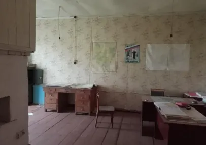 Здание лесничества, земельный участок