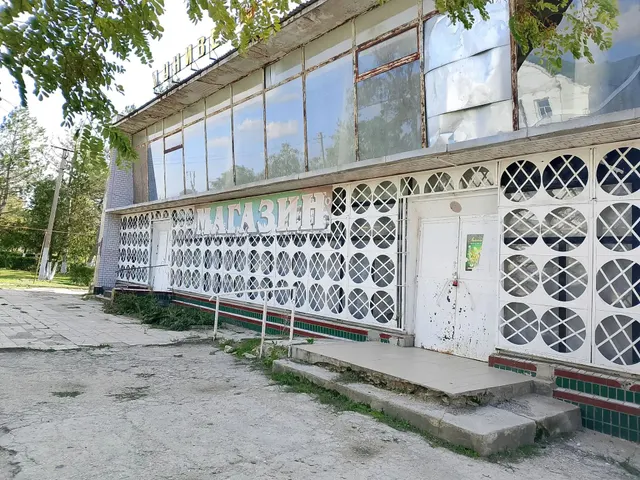 нежилое помещение – магазин, площадью 477,8 кв.м, расположенного по адресу: Республика Крым, Раздольненский район, с. Ковыльное, ул. Восточная 1