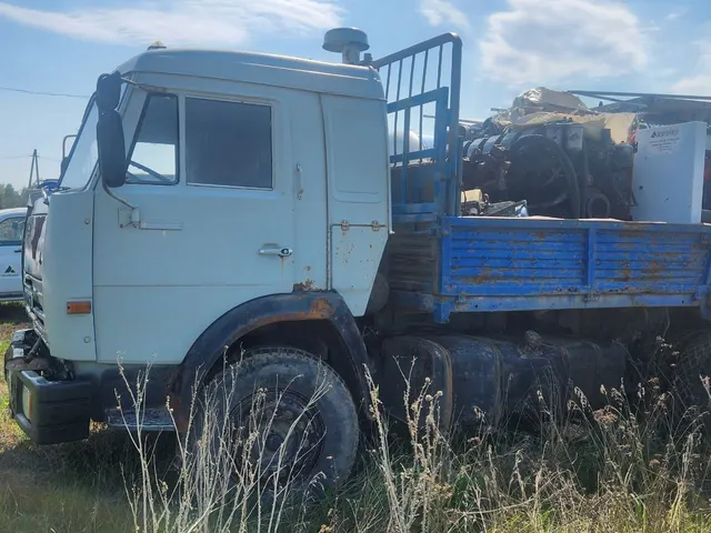 Грузовой бортовой КАМАЗ 53215, 2001 г/в, г/н: Н913УР63, цвет: светло дымчатый, VIN: XTC53215012161313