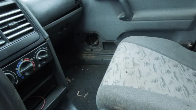 Автомобиль "ВАЗ 21101 ЛАДА 110", VIN XTA21101061000785, ГРЗ: М841ТУ35, 2006 г.в., темно-зеленого цвета.