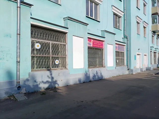 ЛОТ № 1. Нежилое функциональное помещение с кадастровым номером 27:22:0031205:253 общей площадью 483,6 кв.м (в т. ч. подвал 216,1 кв.м), имеющее местоположение: Хабаровский край, г. Комсомольск-на-Амуре, Центральный округ, ул. Кирова, д. 31, пом. 1002.