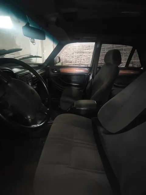 Автомобиль ГАЗ-3102, легковой, 2004 года выпуска