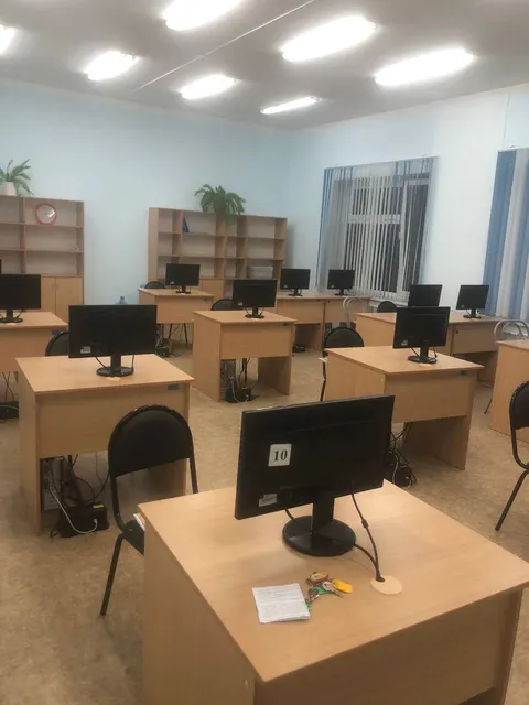 право заключения договора аренды нежилого помещения площадью 65,4 кв.м. (№ помещения согласно экспликации технического паспорта – 26), расположенного на 3 этаже здания лицея, по адресу: Пензенская область, г. Пенза, ул. Шевченко, стр. 17.