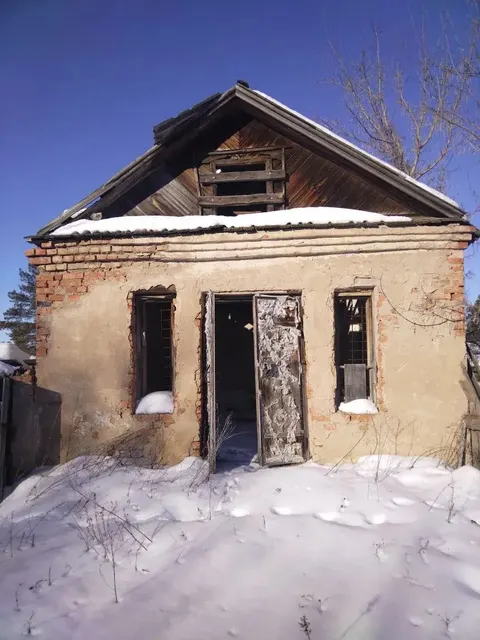Здание, площадь 70,3 кв.м., наименование: склад продуктов, назначение: нежилое, количество этажей, в том числе подземных этажей: 2, в том числе подземных 1, местоположение: Оренбургская область, Илекский район, с. Кардаилово, ул. Советская, 27 а, кадастровый номер 56:12:0401001:1252. Земельный участок, площадь 36 кв.м., местоположение: Российская Федерация, Оренбургская область, р-н Илекский, с. Кардаилово, ул. Советская, кадастровый номер 56:12:0401001:2541.