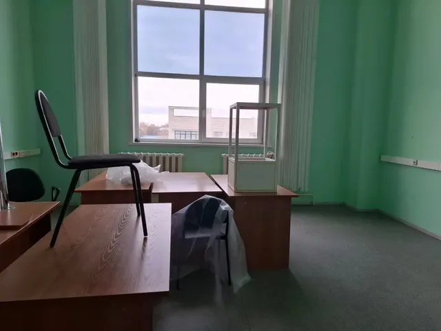 ЛОТ 2 - часть нежилого помещения №1 под офисы, расположенные в здании по адресу: Костромская область, г. Кострома, ул. Локомотивная, д. 2, 3 этаж, общей площадью 35,1 кв.м. (часть № 26 (кабинет))