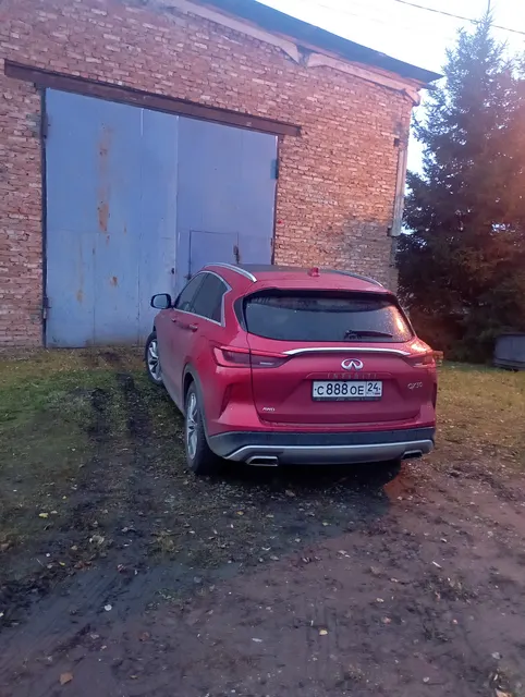 Легковой автомобиль универсал Infiniti QX50, 2019 г.в., г/н C888OE24, VIN 3PCMANJ55Z0553700, номер кузова 3PCMANJ55Z0553700, номер двигателя KR20090238A, цвет красный.Начальная цена продажи 3 028 000 руб. Задаток 454250 руб.