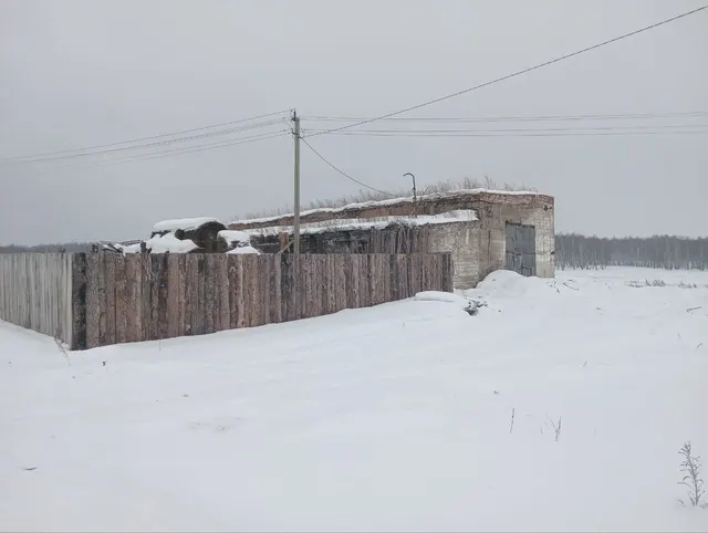 Нежилое здание - гараж, кадастровый номер 02:32:040201:370, общая площадь 335,9 кв.м, вместе с земельным участком кадастровый номер 02:32:040201:90, общей площадью 540,0 кв.м
