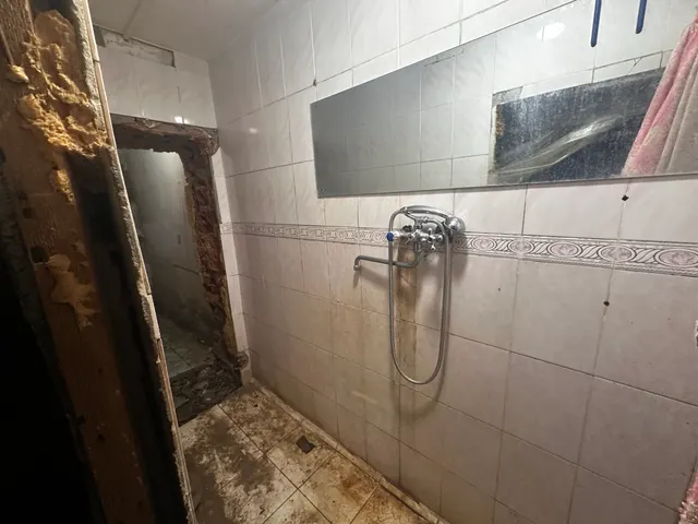 Право заключения договора аренды в отношении недвижимого муниципального имущества – 621/1000 доли функционального (встроенного) нежилого помещения № -I (1-8), подвал, общей площадью 143,3 кв. м в виде комнат № 3, 6 площадью 13,4 кв. м и мест общего пользования в виде части комнаты № 7 площадью 75,6 кв. м, предоставленных пропорционально занимаемой площади, общей площадью доли 89,0 кв. м, расположенного по адресу: Хабаровский край, г. Хабаровск, ул. Ленина, д. 25, пом. -I (1-8).
