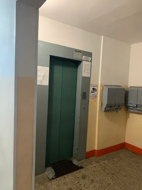 Жилое помещение (квартира) площадью 35,6 кв.м, кадастровый номер: 25:28:000000:48033, расположенное по адресу: Приморский край, г. Владивосток, ул. Сахалинская, д. 5А, кв. 6