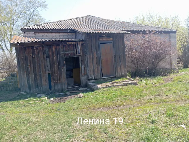 Нежилое здание с земельным участком - муниципальное общеобразовательное учреждение Порт - Артурская начальная общеобразовательная школа, по адресу:  Челябинская область,  Чесменский район, п. Порт - Артур, ул. Ленина, д.19, площадью 333,3 кв.м., кадастровый номер: 74:24:0808001:145, площадь земельного участка 4439  кв. м., кадастровый номер 74:24:0808001:131.
