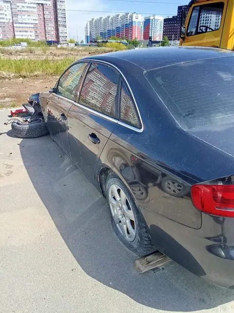 Автомобиль АУДИ А4 г.р.з. О525 РА 72 черного цвета (ключи и документы отсутствуют, техническое состояние не проверялось, пробег не известен). Имущество продается в том виде, в каком оно есть, в случае продажи возврату/обмену не подлежит. За скрытые дефекты имущества Продавец ответственности не несет.