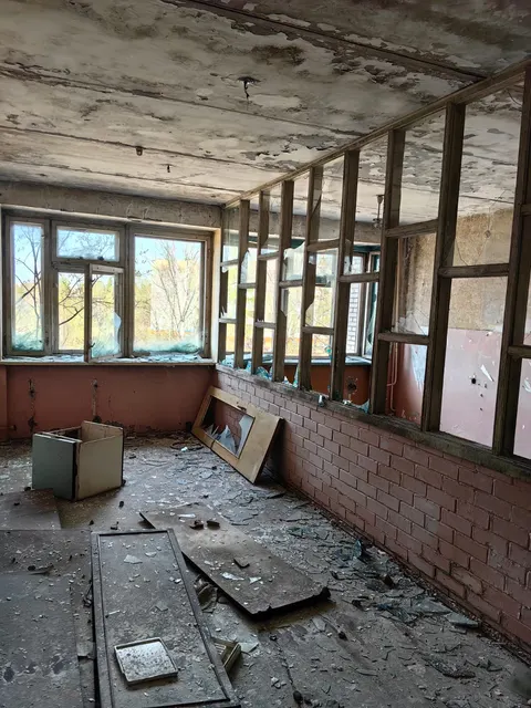 Земельный участок с кадастровым номером  27:05:0101007:1, площадью 1130 кв.м.,  с расположенным на нем объектом недвижимого имущества — здания центра госсанэпиднадзора с кадастровым номером 27:05:0101007:36, площадью 1488,7 кв.м., по адресу: Хабаровский край, муниципальный район Верхнебуреинский, городское поселение Новоургальское, рабочий поселок Новый Ургал, ул. Киевская, д.14
