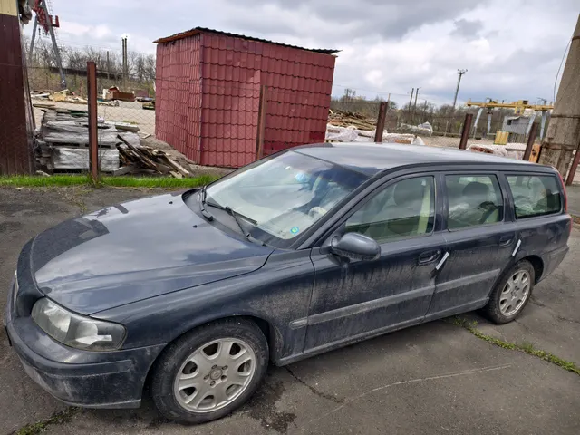 Автомобиль марки «VOLVO» модель «V70», года выпуска 2001, государственный регистрационный номер «М811ОС180» VIN:YV1SW720211077793 Обременения : Отчуждение запрещено до 29-го года