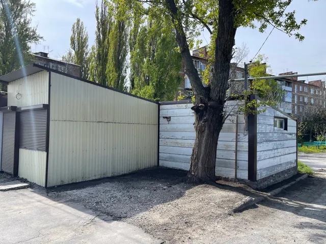 право на размещение нестационарного торгового объекта, за исключением нестационарного торгового объекта на базе транспортного средства: Ростовская обл., г. Новошахтинск, ул. Радио, 4-к (смешанные товары)