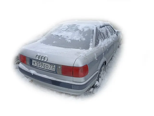 Автомобиль марки Ауди 80 (559)