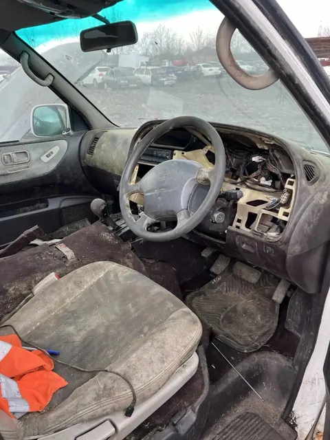 Автомобиль марки Nissan Largo, H775HK27 г/н, 1996 г.в., № кузова VW30717760, цвет белый серый