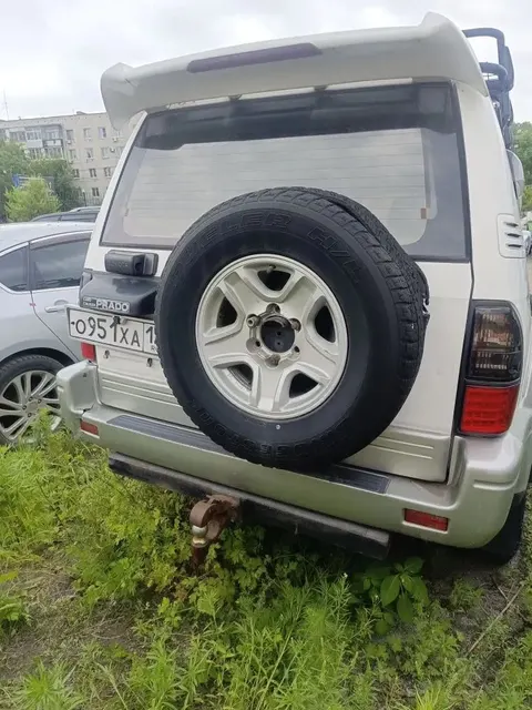 Автомобиль марки Toyota Land Cruiser Prado, г/н О951ХА125 ,1998 г.в., № кузова KZ3950106306 , цвет бело-серый