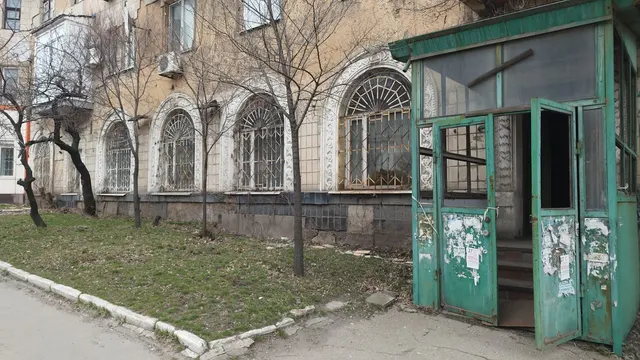 Нежилое помещение, кадастровый номер 93:42:0010101:2233, площадью 183,40 кв. м, расположенное по адресу: Российская Федерация, Донецкая Народная Республика, городской округ Торез, город Торез, проспект Гагарина, дом 20