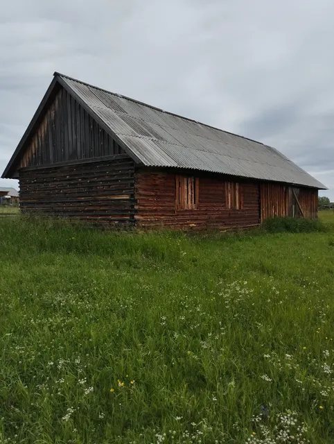 Нежилое здание (реестровый номер имущества - 28212), площадью 104,7 кв.м., кадастровый номер 66:01:4101002:871 с земельным участком (реестровый номер имущества - 29800) площадью 2875 кв.м. кадастровый номер 66:01:4101002:867, расположенное по адресу: Свердловская область, Алапаевский район, с. Костино, ул. Чапаева, д. 44б