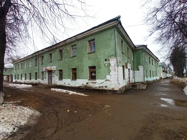 1. Наименование: Здание, адрес: Удмуртская Республика, г.Глазов, улица Советская, дом 2, назначение: нежилое, площадь: 1 128,5 м², кадастровый номер: 18:28:000010:653. Вводы хозяйственно-питьевого водопровода от колодцев ВК-3.2,16; ВК-3.2,19 до наружной стены здания, адрес: Удмуртская Республика, городской округ город Глазов, город Глазов, улица Советская, 2,  назначение: сооружения коммунального хозяйства, протяженность: 76 м, кадастровый номер: 18:28:000010:1053. Выпуски хозяйственно-бытовой к