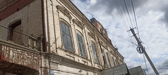 Нежилое помещение, этаж 2, площадью 574,7 кв.м., кадастровый номер 43:39:030213:240, расположенное по адресу: Кировская область, город Яранск, улица Карла Маркса, дом 29, пом. 20001.