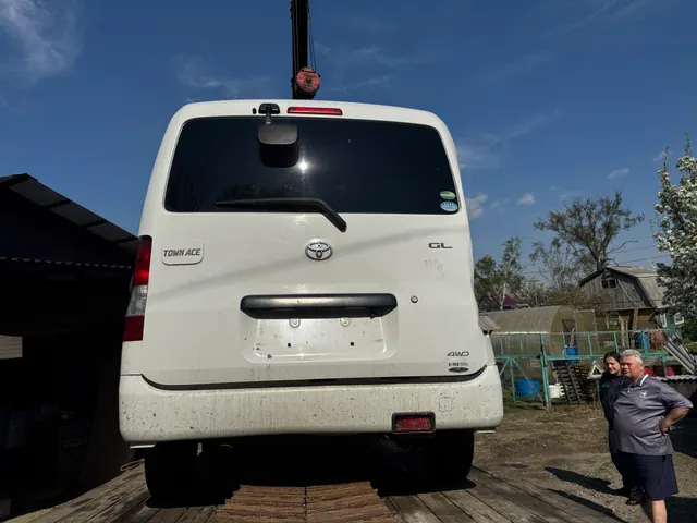 Автомобиль марки Toyota Town Ace,г /н М070ТС27, г.в. 2016, № кузова S412M0019584,цвет белый. После ДТП, не на ходу.