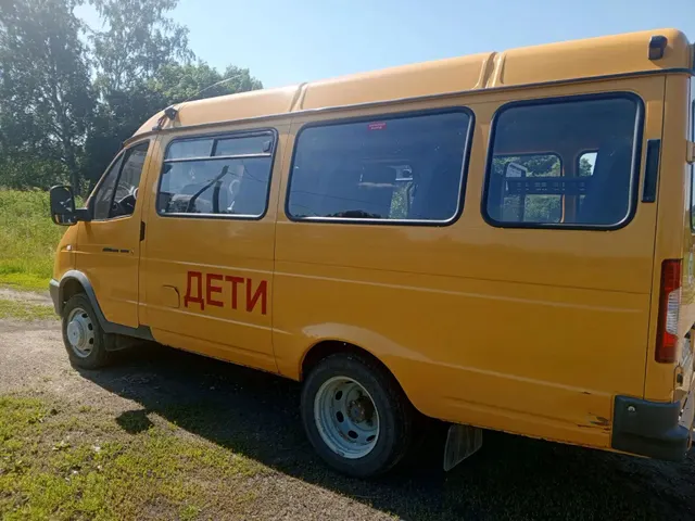 Школьный автобус российского производства.  Марка/модель: ГАЗ-322121 (Вместимость 10-12 человек, задний привод, стандартное исполнение) Автобус специальный для перевозки детей VIN X96322121L0883422, шасси (рама) отсутствует, кузов 322121L0629241, модель и номер двигателя *А27500*К0901410*, цвет желтый, год выпуска 2019, ПТС 52РЕ722049 выдан 16.09.2019 ООО «Автозавод «ГАЗ», экологический класс пятый