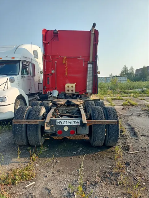 Грузовой автомобиль - тягач седельный FREIGHTLINER ST120064ST, 2003 Г.В., г/н: М921РВ154, VIN: 1FUJBBCG84LM84466, цвет-красный (арест, повтор)