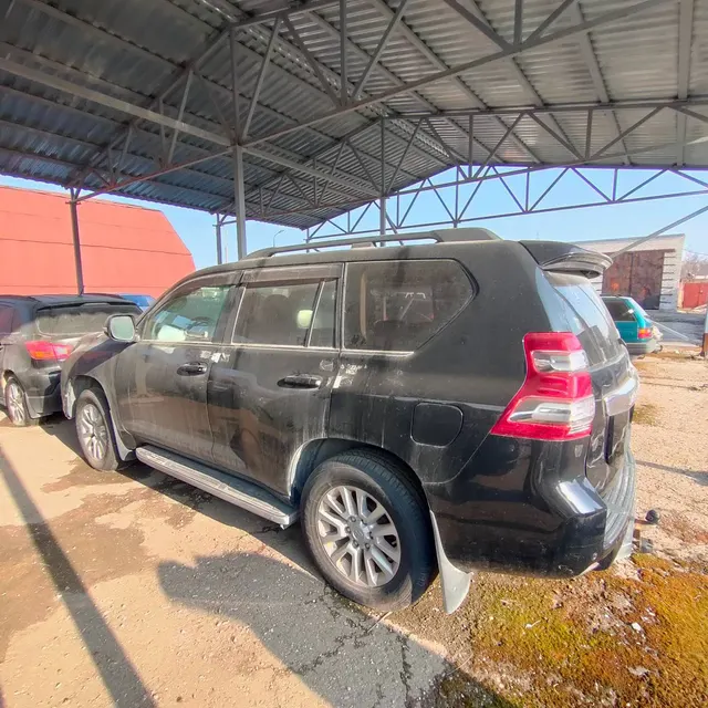 Лот № 4. Автомобиль Toyota Land Cruiser 150 Prado, 2015 года выпуска, государственный номер К001ЕТ60, идентификационный номер (VIN) JTEBH3FJ00K166232. Местонахождение: Псковская обл., г. Псков, ул. Труда, д. 79. Основание для реализации на торгах - постановление судебного пристава-исполнителя о передаче на реализацию на торги. Должник (собственник) – Матвеев В.А.