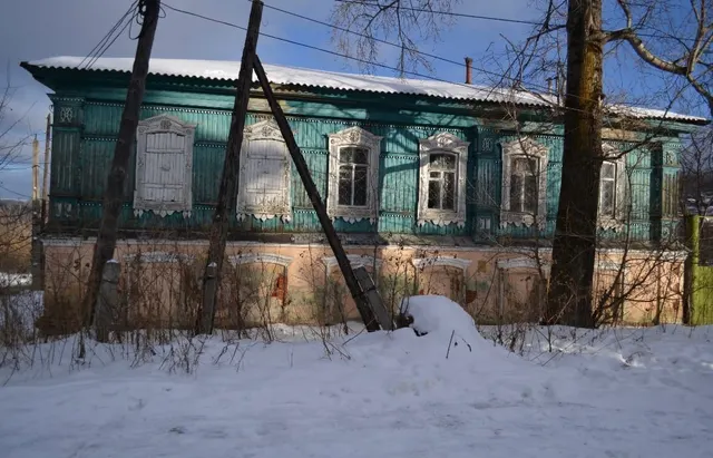 Нежилое здание, назначение: нежилое, общей площадью 245,3 кв.м., количество этажей: 2, в том числе подземных 0, кадастровый номер: 74:25:0304309:114, расположенное по адресу: Российская Федерация, Челябинская область, городской округ Златоустовский, город Златоуст, улица им. В.И.Ленина, дом 35