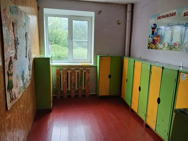 - нежилое помещение, общей площадью 141,7 кв.м. и нежилое помещение № 2, общей площадью 13,8 кв.м.