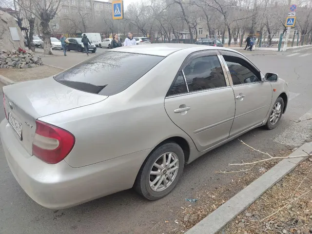 Легковой автомобиль марки ТОЙОТА КАМРИ, 1987 г.в., г/н Н227КН75, номер кузова (прицепа) ACV300060218, цвет серый. На лобовом стекле имеется трещина по всей длине стекла вдоль панели внизу, по периметру кузова имеются незначительные вмятины., сколы лакокрасочного покрытия, эрозия кузова