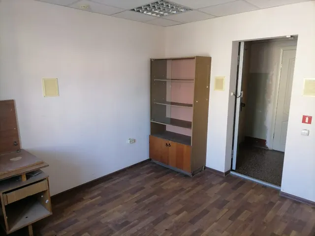 Нежилое помещение с кадастровым номером 34:30:160005:9191, площадью 33,3 кв.м, реестровый номер федерального имущества П13360000883 по адресу: Волгоградская область, Суровикинский район, г.Суровикино, ул. Ленина, 68