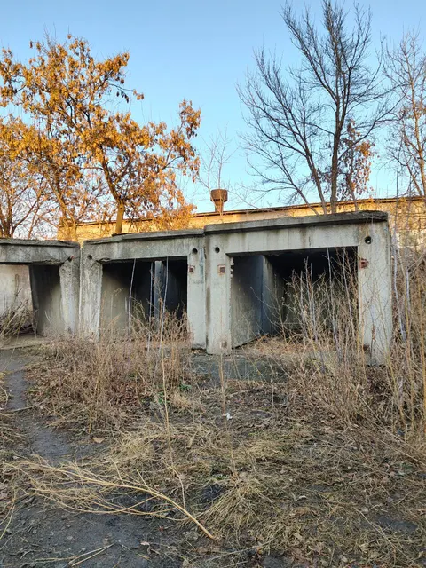 Сооружение - ограждение, площадью 398 кв.м., (протяженность 199 м.), кадастровый номер: 74:36:0118001:1811, реестровый номер: П12740008286, по адресу: Челябинская обл., г. Челябинск, ул. Строительная, д. 19, сооружение 1. Целевое назначение: нежилое.