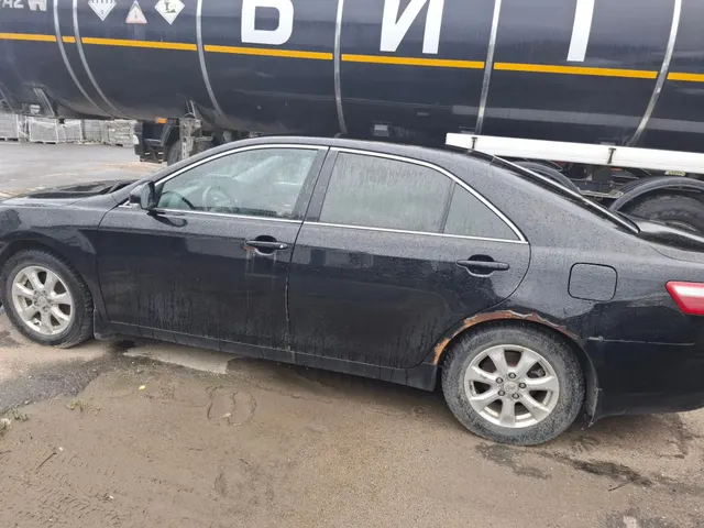 Транспортное средство Toyota Camry, 2010 года выпуска, цвет - черный, VIN XW7BE40K40S015696, государственный номер Н580ОС29. Состояние ТС: коррозия и царапины по всему кузову, отсутствует заглушка на замке правой передней двери. (на стоимость сложившуюся по итогам аукциона, будет начислен НДС 22%)