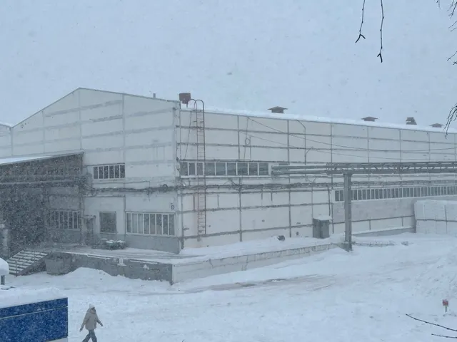 Лот №100 - нежилое помещение, расположенное по адресу: Московская область, Одинцовский городской округ, город Одинцово, улица Транспортная, дом 8, строение 5, этаж 1, помещение 1, часть комнаты 27, этаж 2, помещение 1, часть комнаты 19, общей площадью 696,35 кв.м