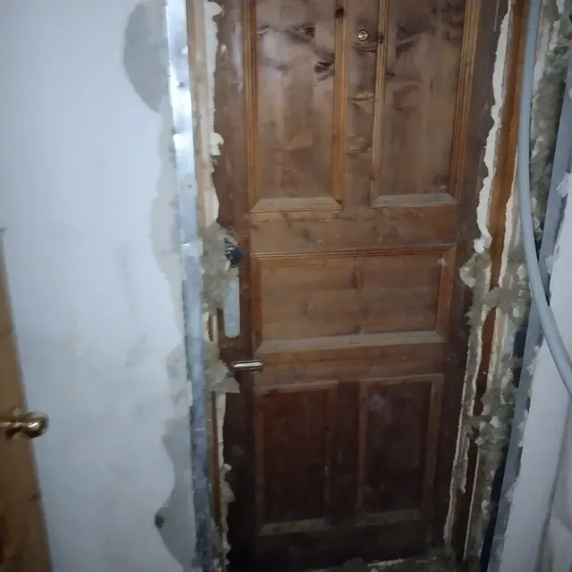 Нежилое встроенное помещение с кадастровым номером 11:16:1704006:978, РНФИ П13110002572, площадью 101,5 кв.м, по адресу: Республика Коми, г. Воркута, ул. Пионерская, д. 28, пом. Н-1 (№ 82)
