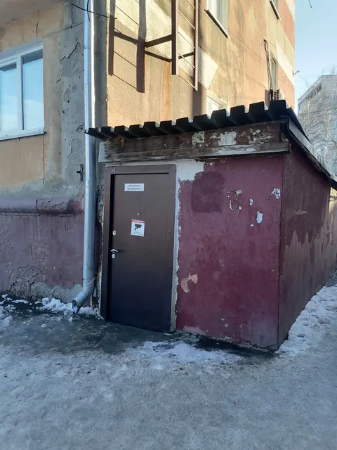 нежилое помещение общей площадью 374,7 кв.м, кадастровый номер: 42:24:0501013:1556, расположенное по адресу: просп. Октябрьский, 18, помещение 81.