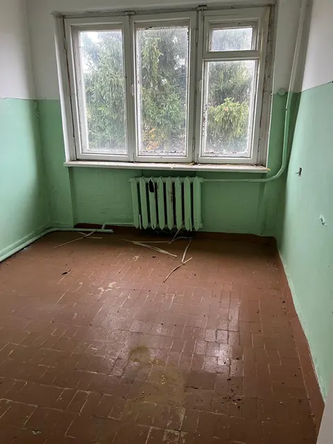 Часть нежилого здания (под аптеку), общей площадью 102,5 кв.м., место расположения объекта: Калининградская обл., Нестеровский р-н, п. Чистые Пруды, ул. Молодежная, д. 3, кв. 3 КН 39:08:340006:32