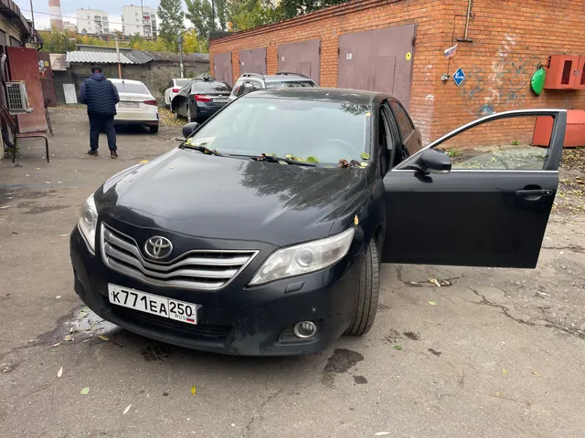 Легковой автомобиль Toyota Camry
