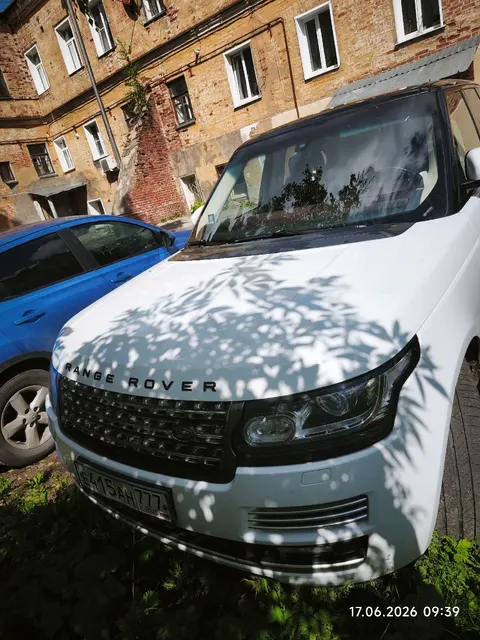 Легковой автомобиль марки Land Rover Range Rover, 2013 г.в., г/н E415AH777, цвет белый яркий, VIN SALGA2HF9EA144463