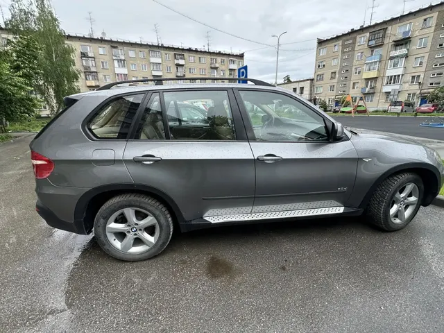 Легковой автомобиль BMW Х5, 2007 г.в., г/н Р974СА154, VIN: 5UXFE43527LY82094, цвет серый (арест, повтор)