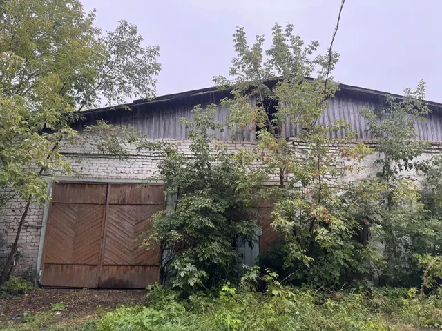 Здание гараж, расположенное по адресу: Рязанская обл., г.Сасово, ул. Ново-Елатомская, 75, с кадастровым номером 62:27:0011005:218, общей площадью 75,6 кв.м, количество этажей: 1, с земельным участком, общей площадью 200 кв.м., расположенным по адресу: Рязанская область, г. Сасово, ул. Ново-Елатомская, д. 75, с кадастровым номером 62:27:0011005:472
