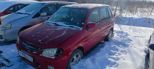 Автомобиль марки "Mazda Demio" г/н Т998АЕ79, по карточке тс № кузова DW3W732487,цвет красный,2002 г.в., не на ходу.(отсутствует аккумулятор)
